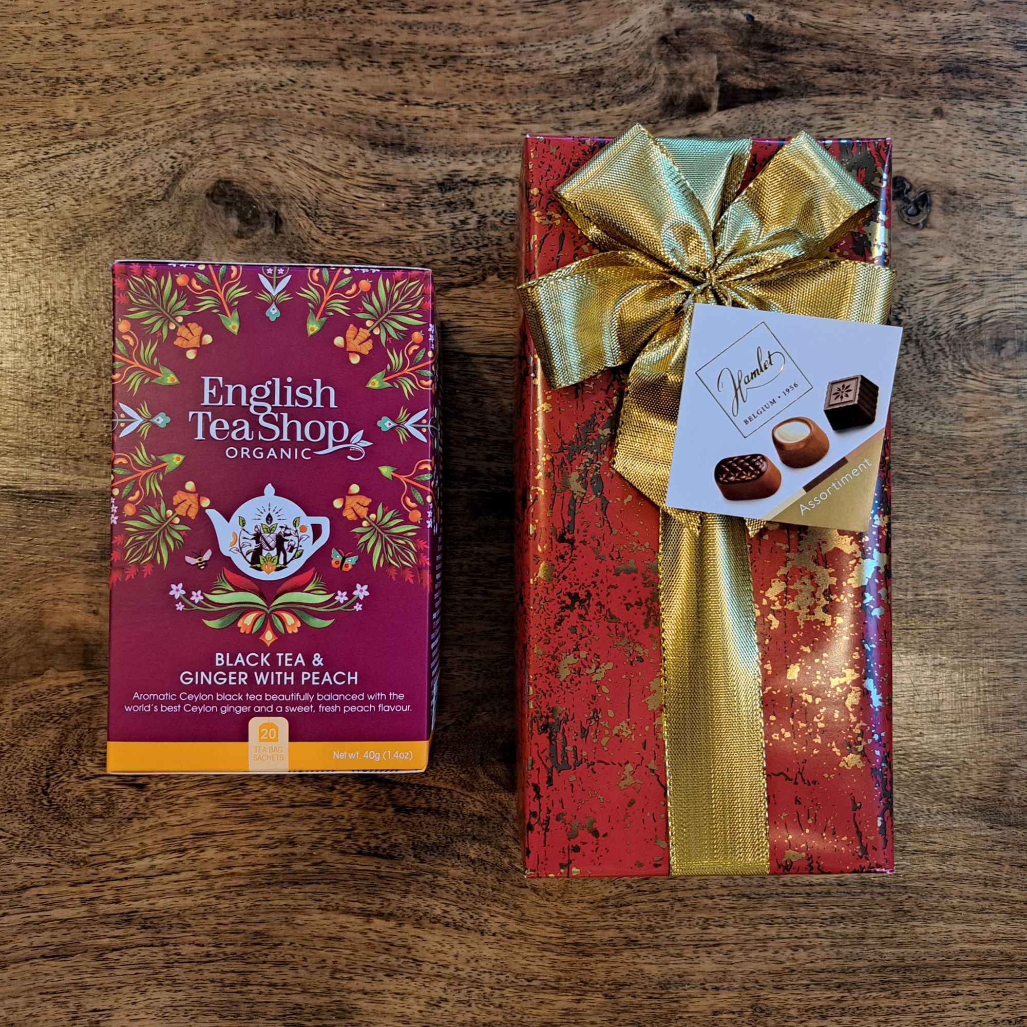 Tea and Hamlet Chocolate Gift Set - Image 2